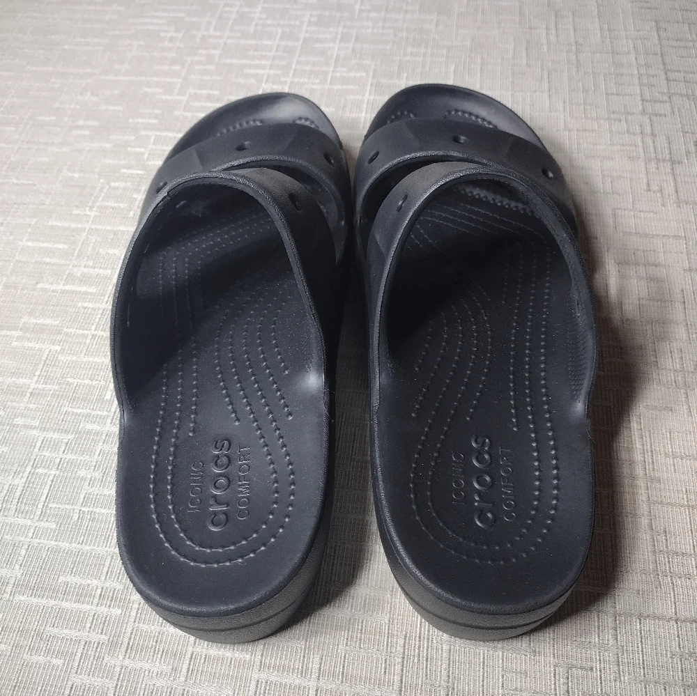 Crocs Women's Via Platform Sandal Black Size 9 NWOB